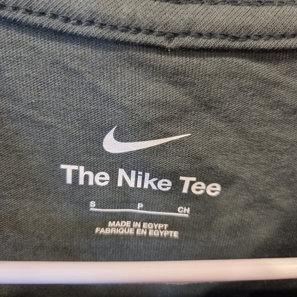 Nike Men's Small Pitch Precision Soccer Graphic T-Shirt in Dark Green New - Picture 5 of 11